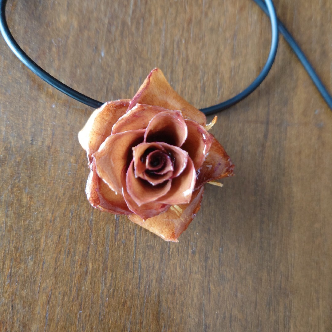 本物　薔薇　ローズ　ネックレス レディースのアクセサリー(ネックレス)の商品写真