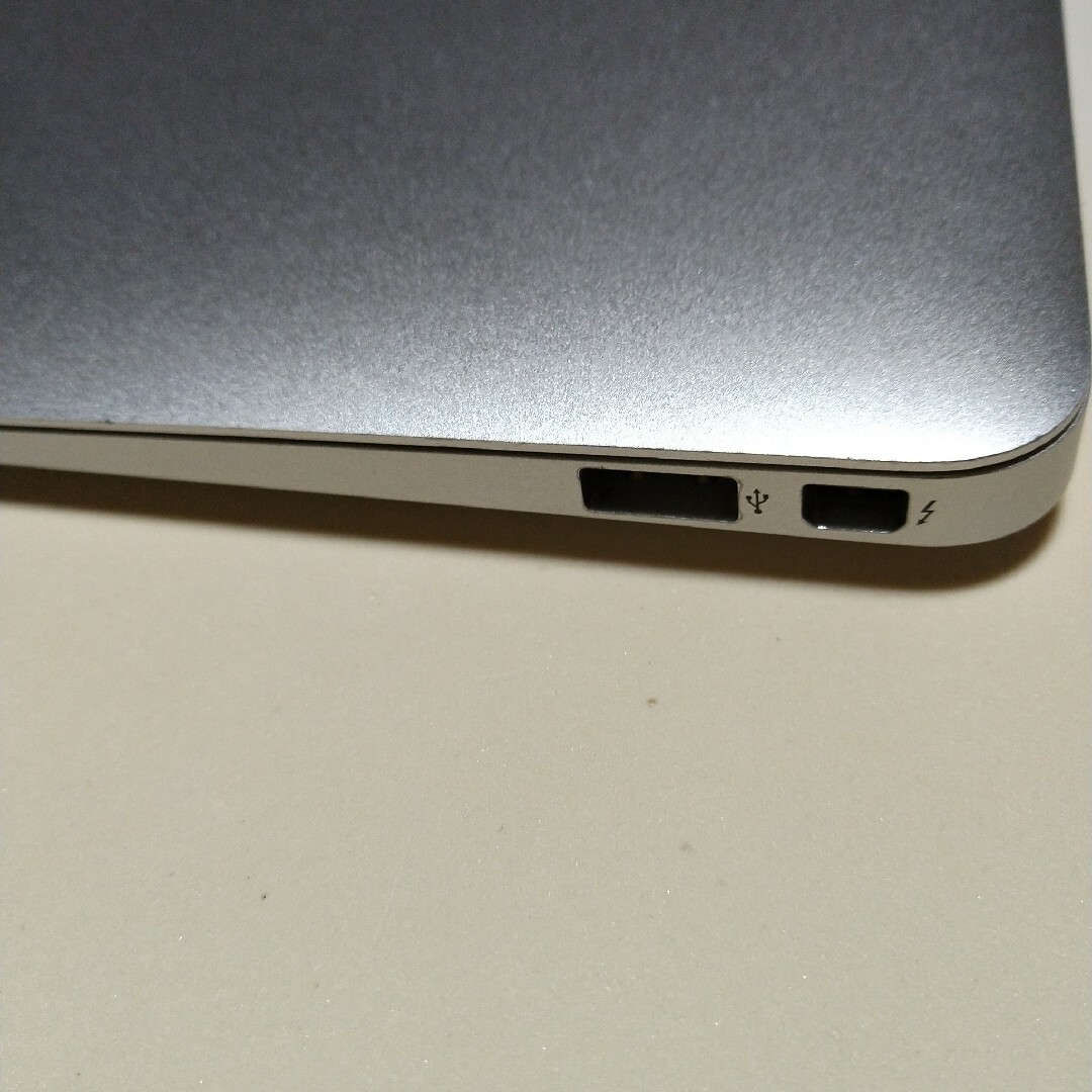 MacBook Air A1370 11インチ　RAM4GB　Office付き