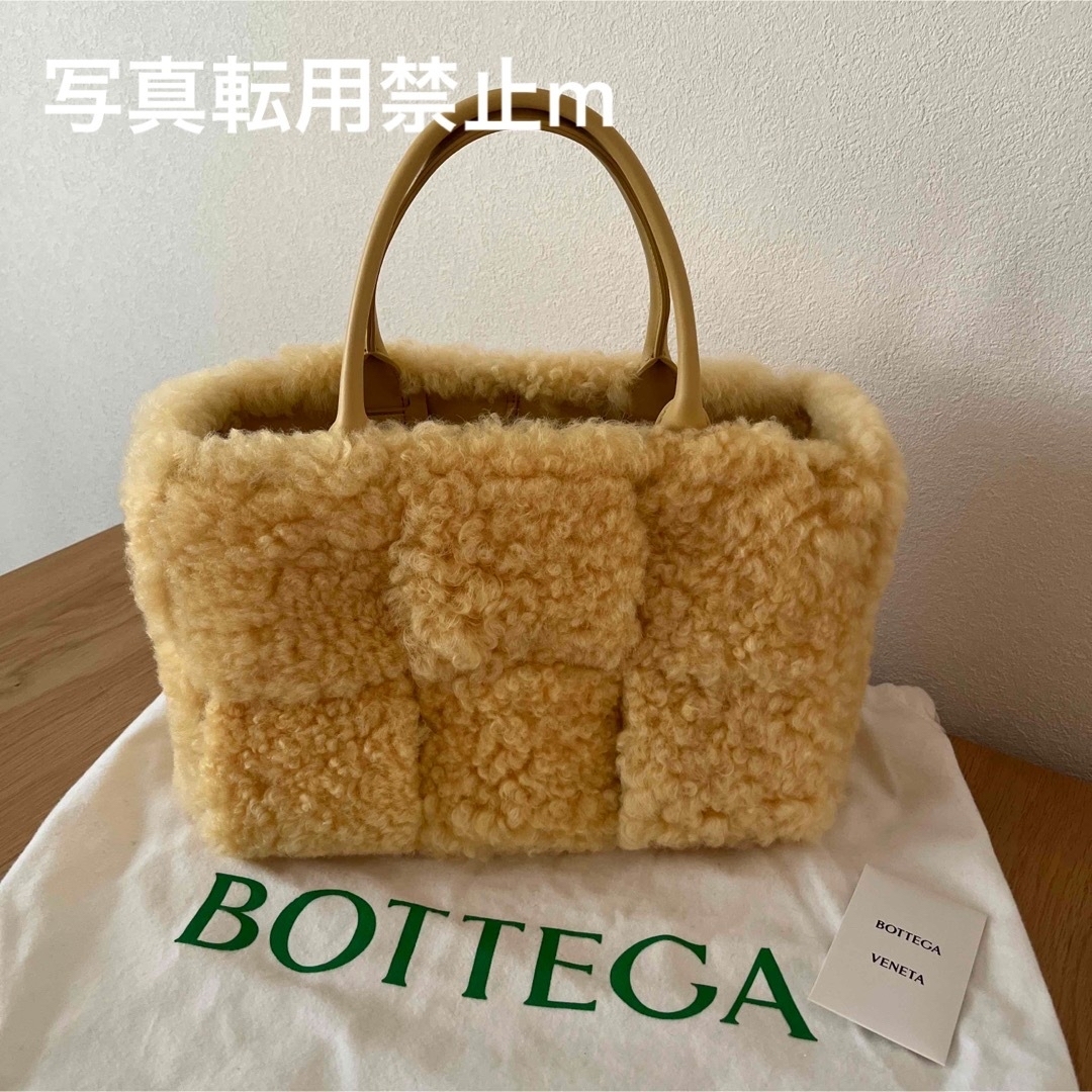 Bottega Veneta(ボッテガヴェネタ)のボッテガヴェネタ　アルコ　トート　ボア　イエロー　新品 レディースのバッグ(ハンドバッグ)の商品写真