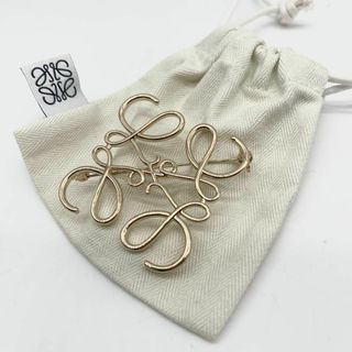 ロエベ ブローチ/コサージュの通販 300点以上 | LOEWEのレディースを