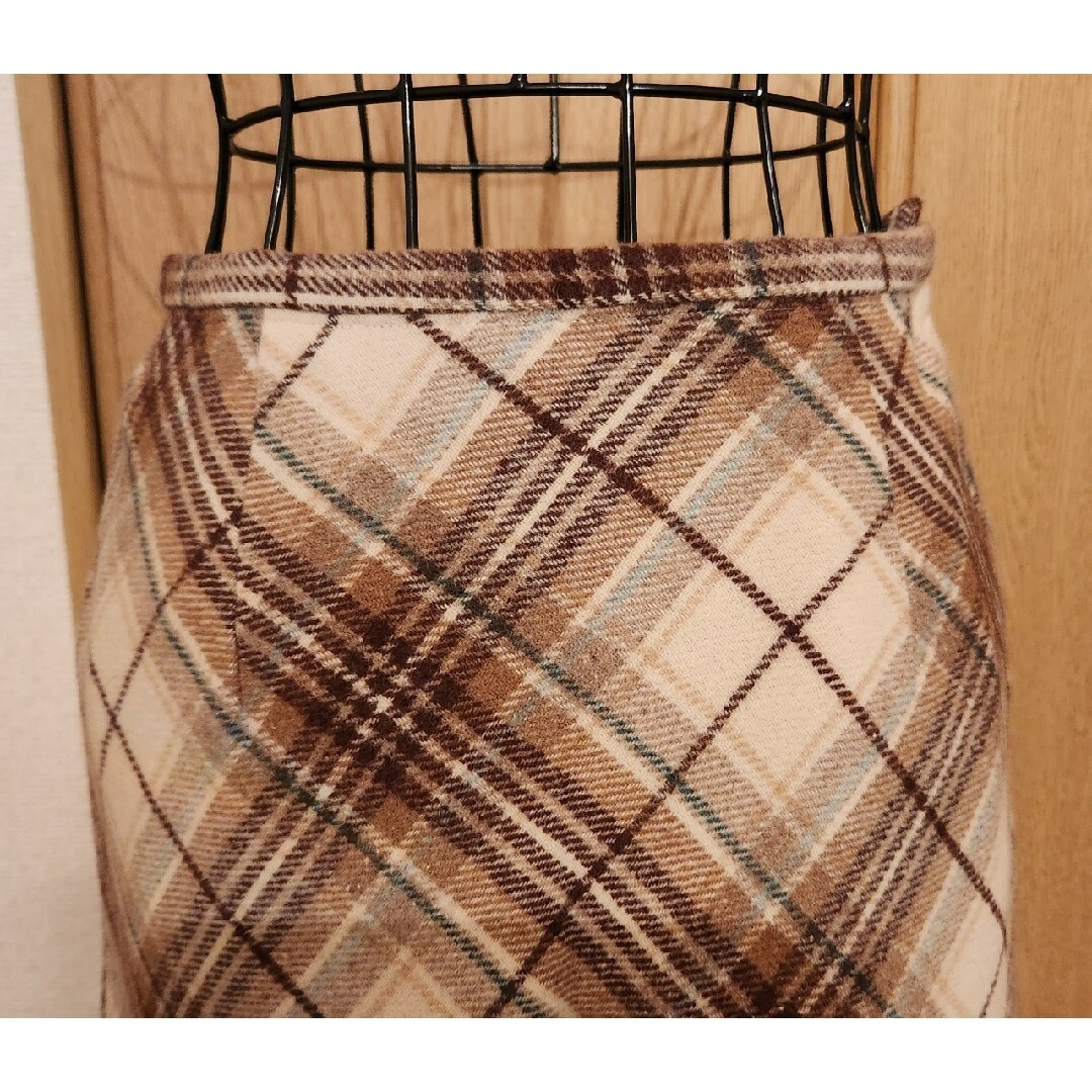 ベージュ チェック ロングスカート レディースのスカート(ロングスカート)の商品写真
