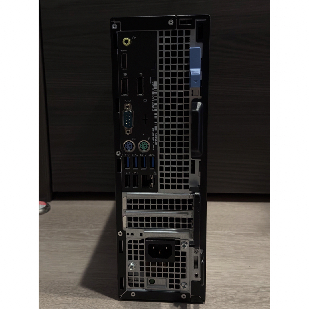 DELL(デル)のDell OptiPlex 5050 i7-6700 16GB 256GB スマホ/家電/カメラのPC/タブレット(デスクトップ型PC)の商品写真