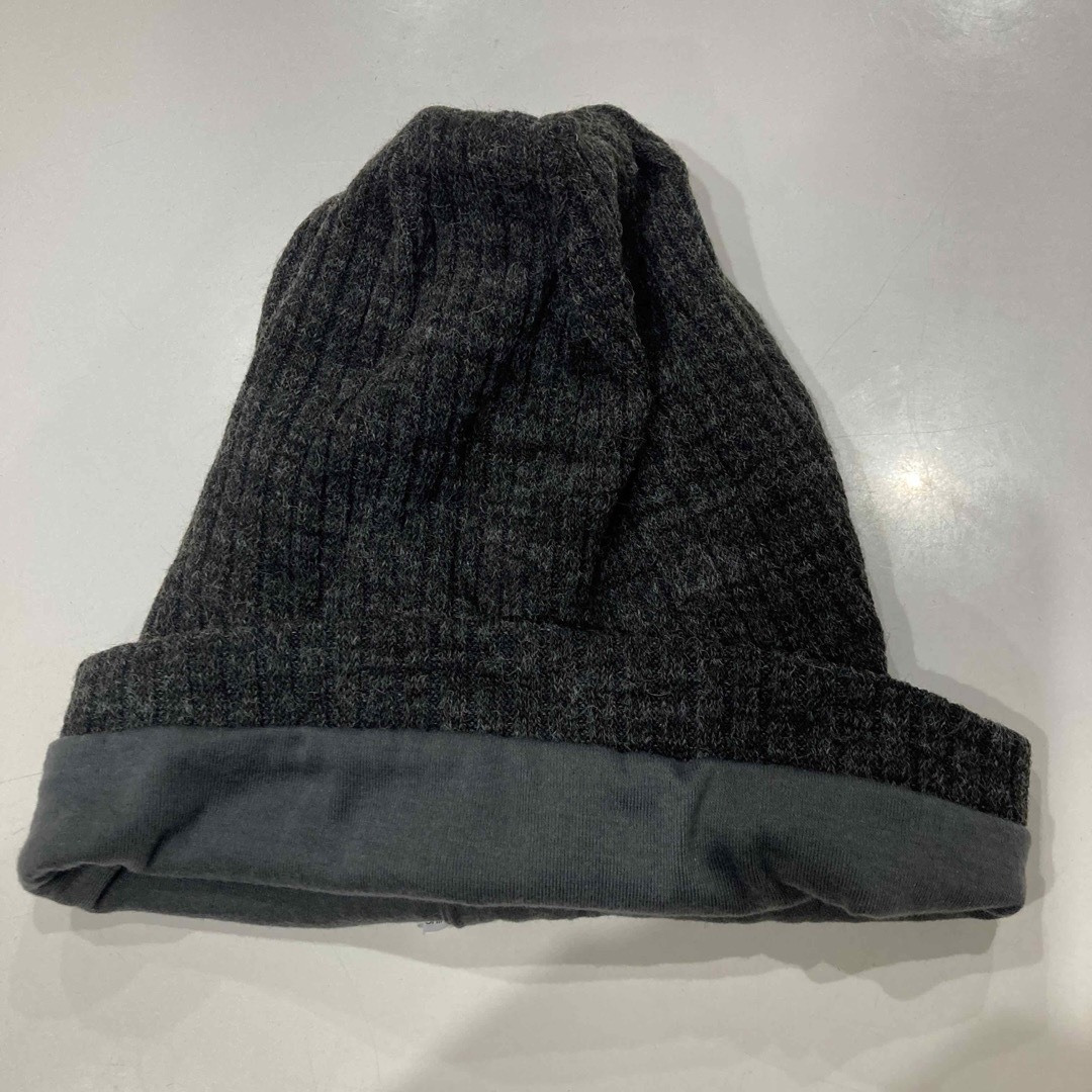 ニット帽　秋冬　グレー メンズの帽子(ニット帽/ビーニー)の商品写真