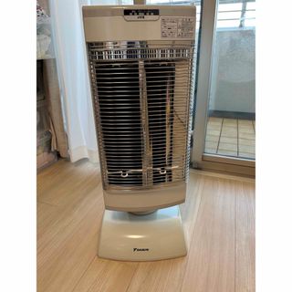 ダイキン(DAIKIN)の遠赤外線暖房機　ダイキン　DAIKIN ERFT11RS(電気ヒーター)