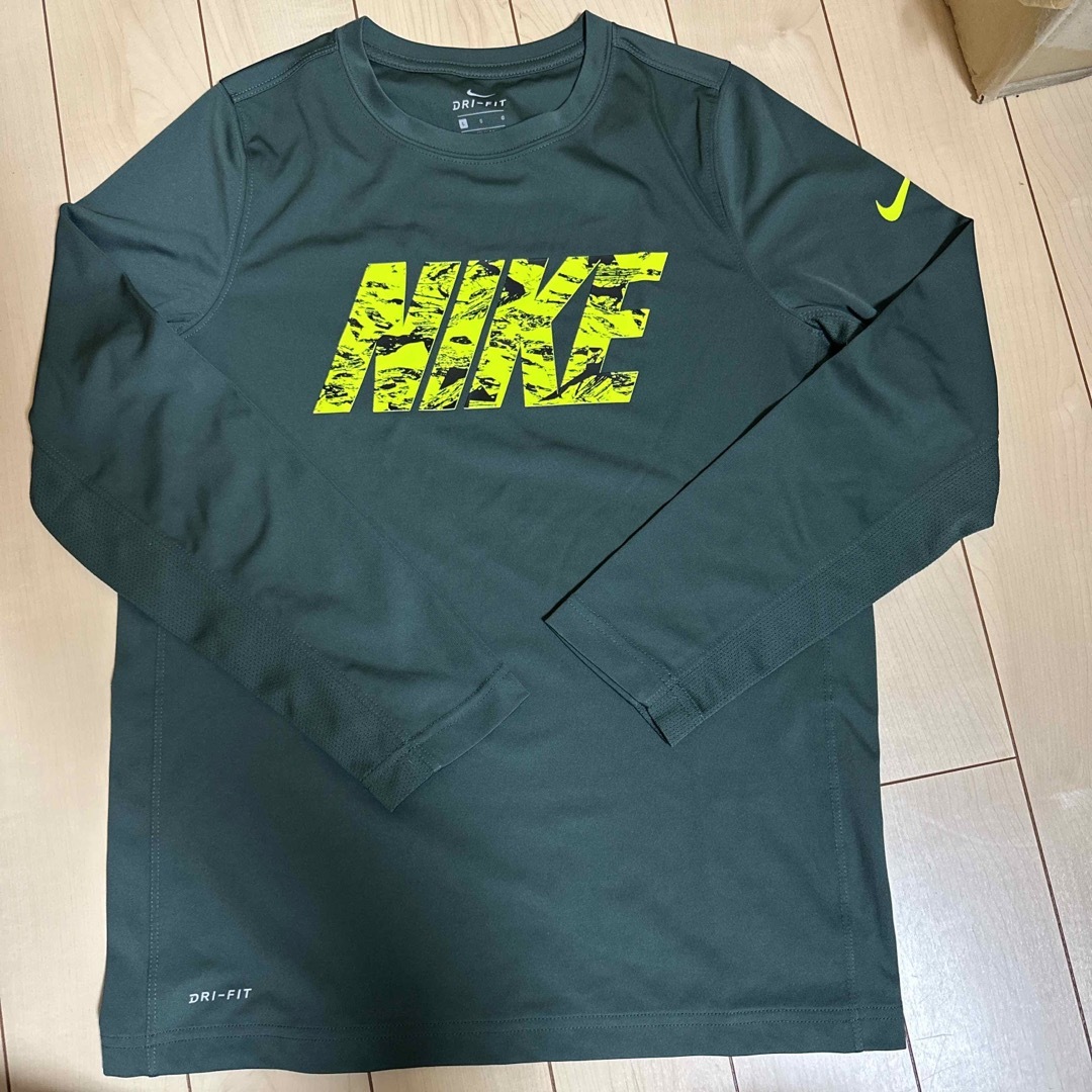 NIKE(ナイキ)のNIKE ロンT DRI-FIT バスケ キッズ 160cm キッズ/ベビー/マタニティのキッズ服男の子用(90cm~)(Tシャツ/カットソー)の商品写真