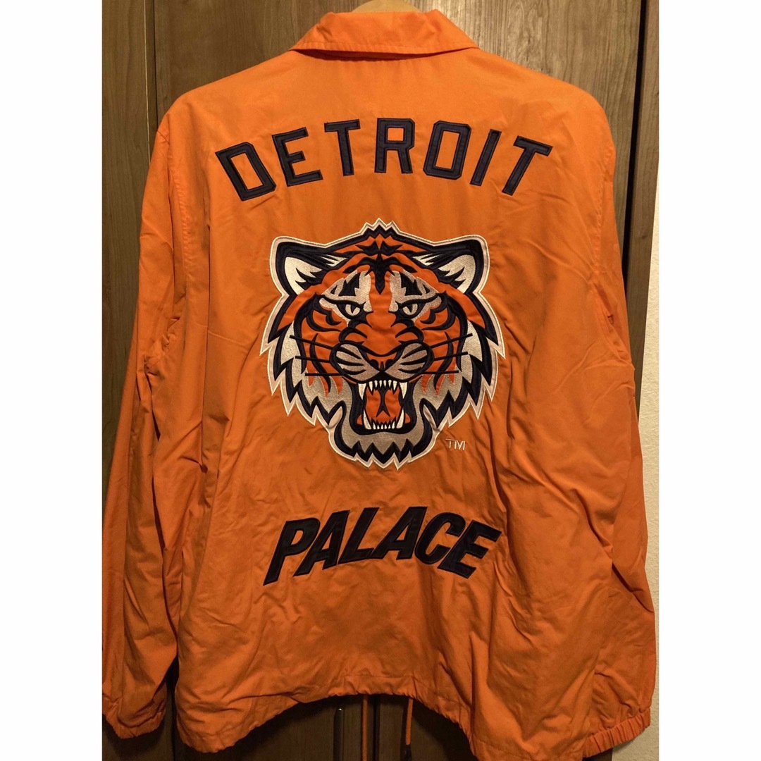 PALACE(パレス)のpalace✖️Detroit tigers newera コーチジャケット メンズのジャケット/アウター(ナイロンジャケット)の商品写真