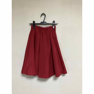 トッコクローゼット(TOCCO closet)のトッコ  クローゼット　スカート　赤　レッド　フレアースカート(ひざ丈スカート)