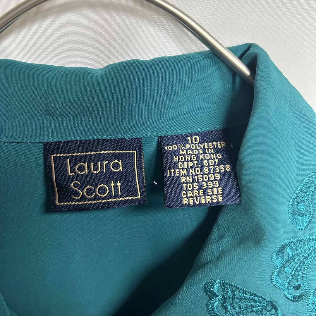 Laura Scott 刺繍　デザインブラウス　シャツ　長袖　グリーン　比翼 レディースのトップス(シャツ/ブラウス(長袖/七分))の商品写真