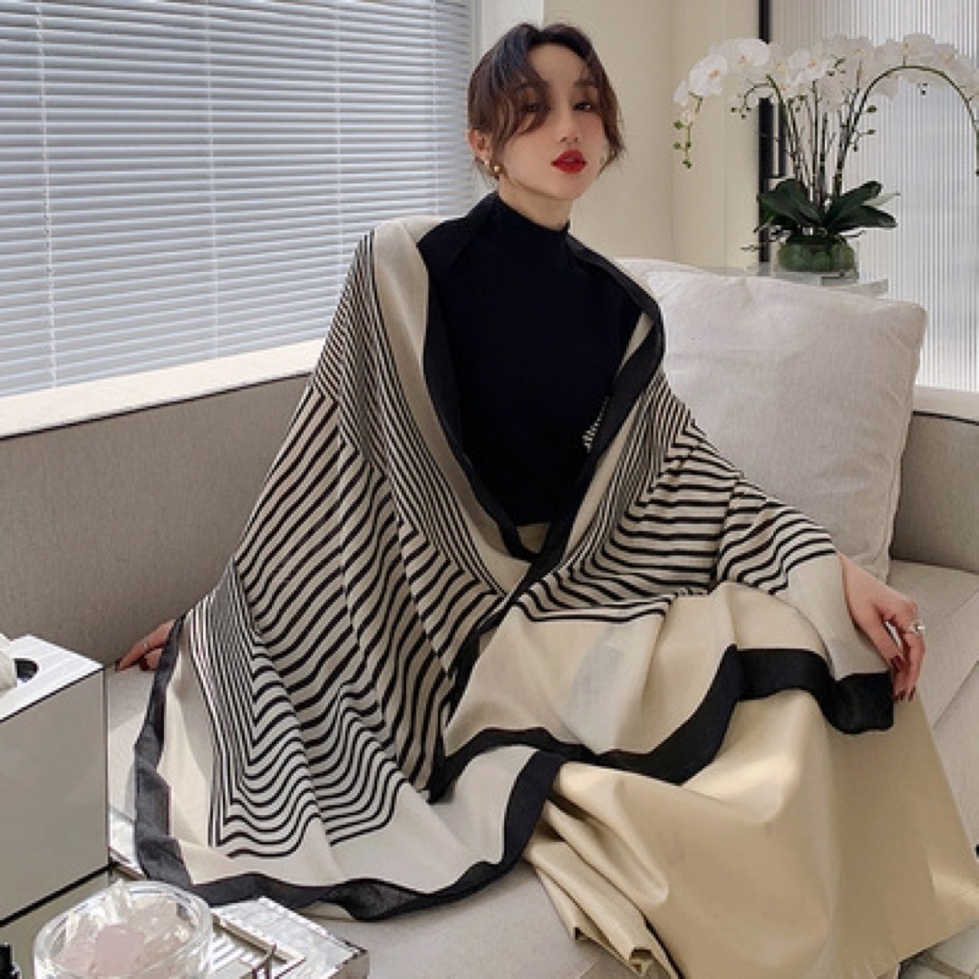 スカーフ 大判ストール　ショール　羽織　ストライプ　韓国 レディースのファッション小物(ストール/パシュミナ)の商品写真