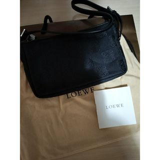 ロエベ(LOEWE)のLOEWE ハンドバッグ　黒(ハンドバッグ)