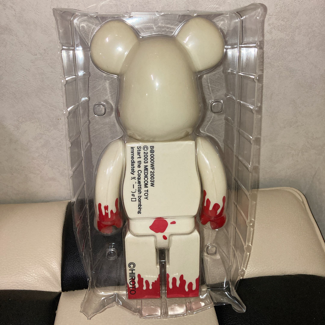 BE@RBRICK(ベアブリック)の【激レア】BE@RBRICK 400% 甲本ヒロト 血みどろ エンタメ/ホビーのおもちゃ/ぬいぐるみ(キャラクターグッズ)の商品写真