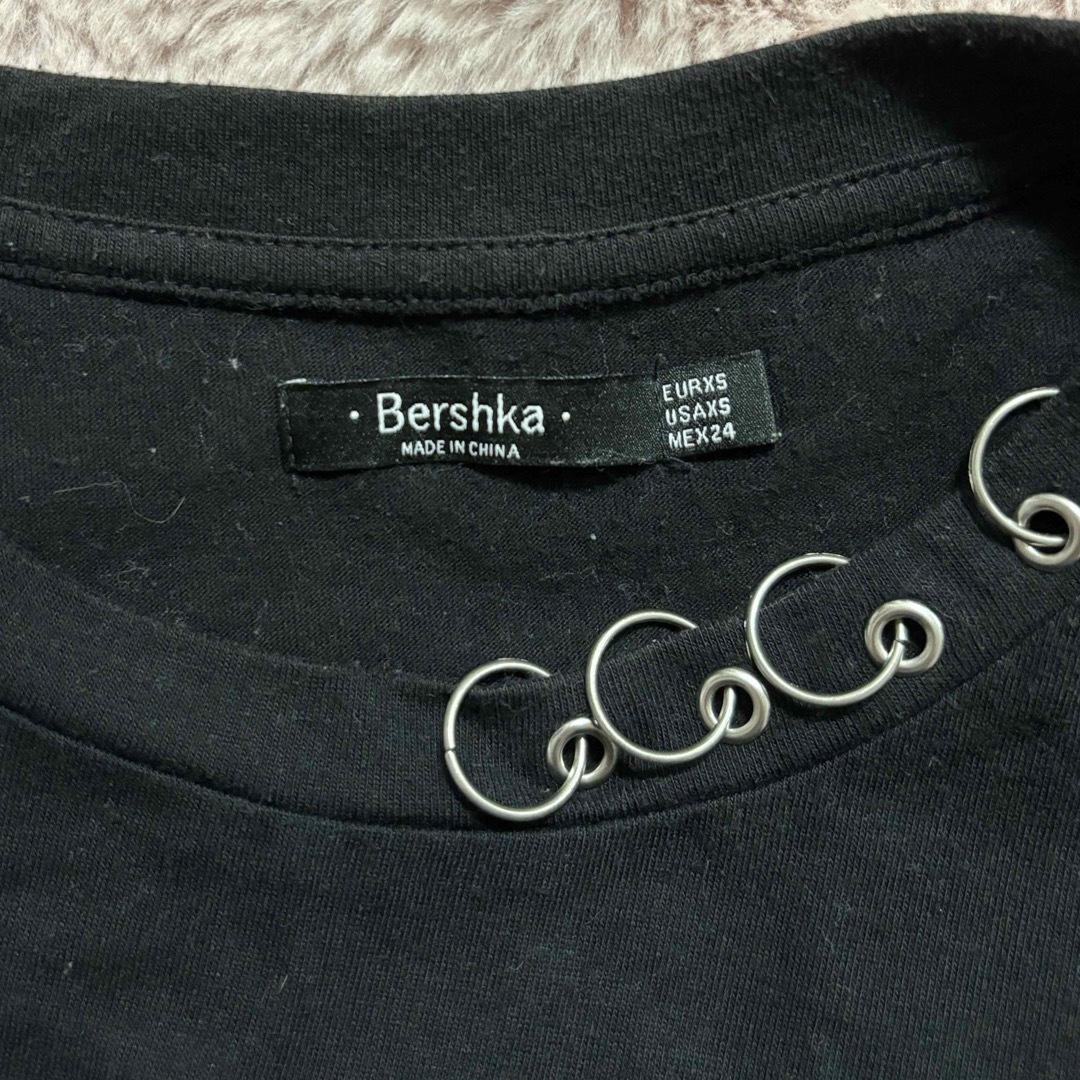 Bershka(ベルシュカ)の♡Bershka♡リング付きロングTシャツ♡ レディースのトップス(Tシャツ(半袖/袖なし))の商品写真