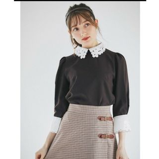 トッコクローゼット(TOCCO closet)のトッコクローゼット フラワー刺繍袖襟付ブラウス 七分袖 五分袖 半端袖 ブラウン(シャツ/ブラウス(長袖/七分))