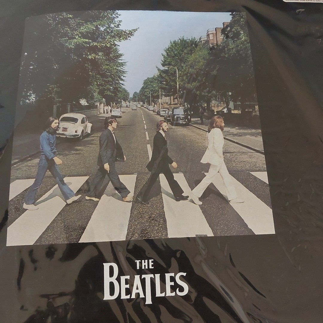 THE BEATLES(ビートルズ)のTHE BEATLES ザ・ビートルズ ★アビ－ロード プリントTシャツ 黒 メンズのトップス(Tシャツ/カットソー(半袖/袖なし))の商品写真