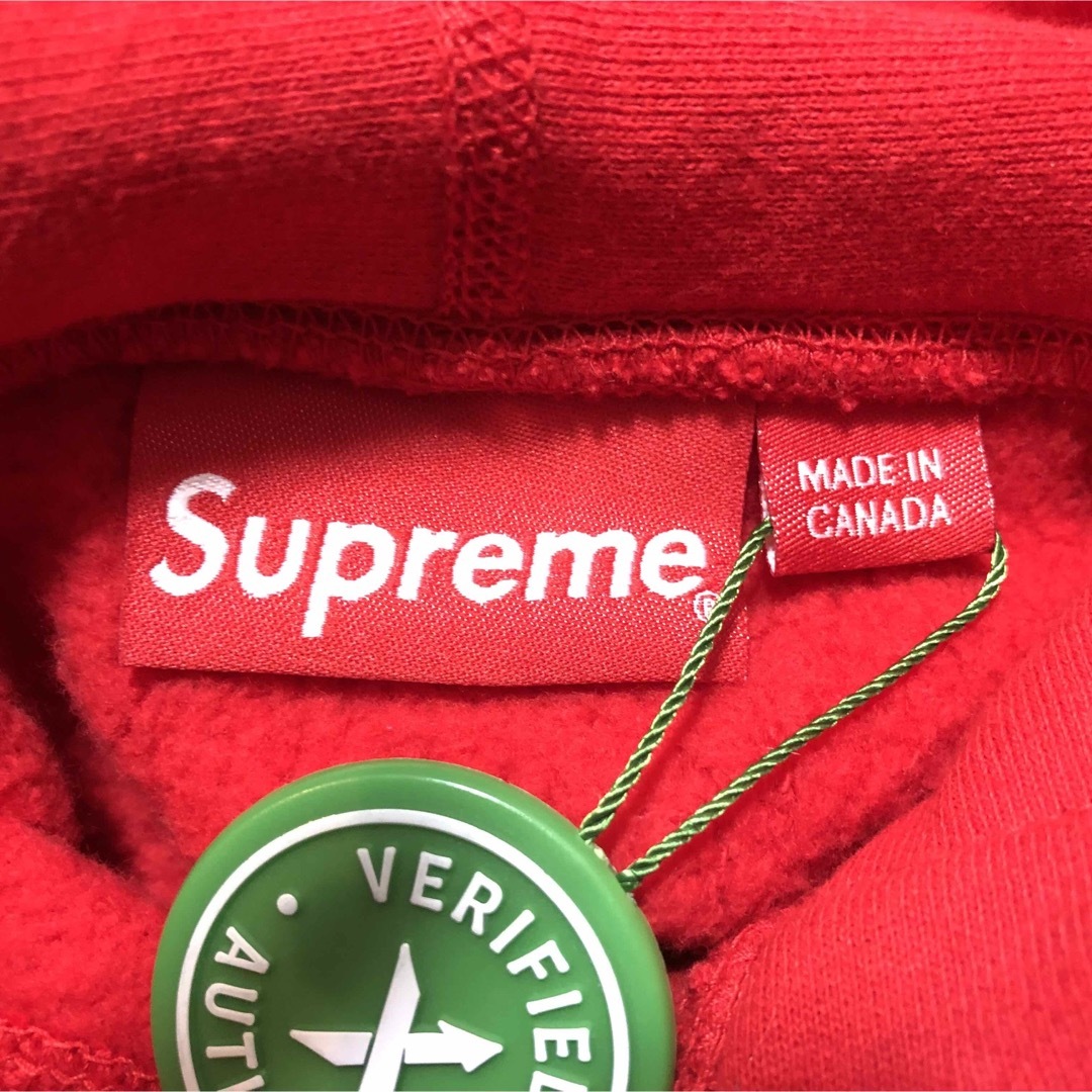 Supreme(シュプリーム)のSupreme KAWS Chalk Logo Hooded メンズのトップス(パーカー)の商品写真