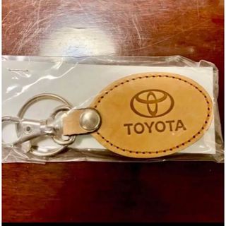 トヨタ(トヨタ)の【送料込】2個セット　TOYOTA 非売品　革製　キーホルダー(キーホルダー)