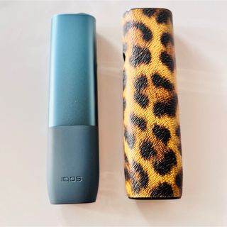 アイコス(IQOS)のアイコスイルマワンアズールブルーとヒョウ柄iQOSケース(タバコグッズ)