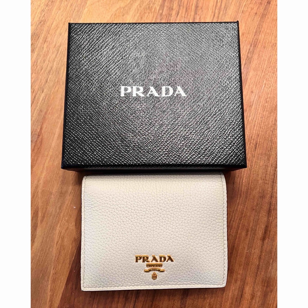 PRADA(プラダ)の【期間限定セール】【正規品】　PRADA プラダ 財布　ウォレット レディースのファッション小物(財布)の商品写真