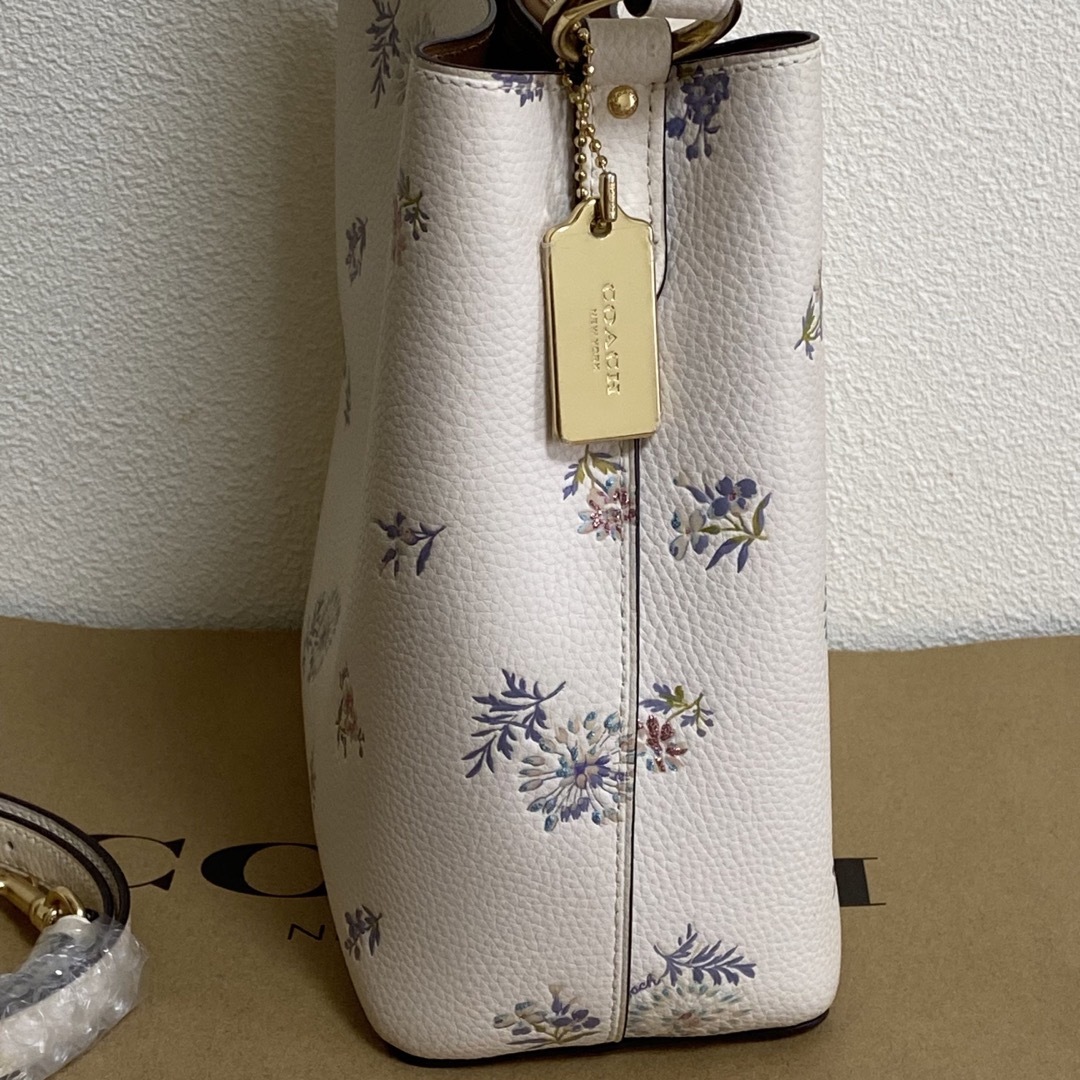 【美品】COACH スモール タウン バケット バッグ ダンデライオン フラワー