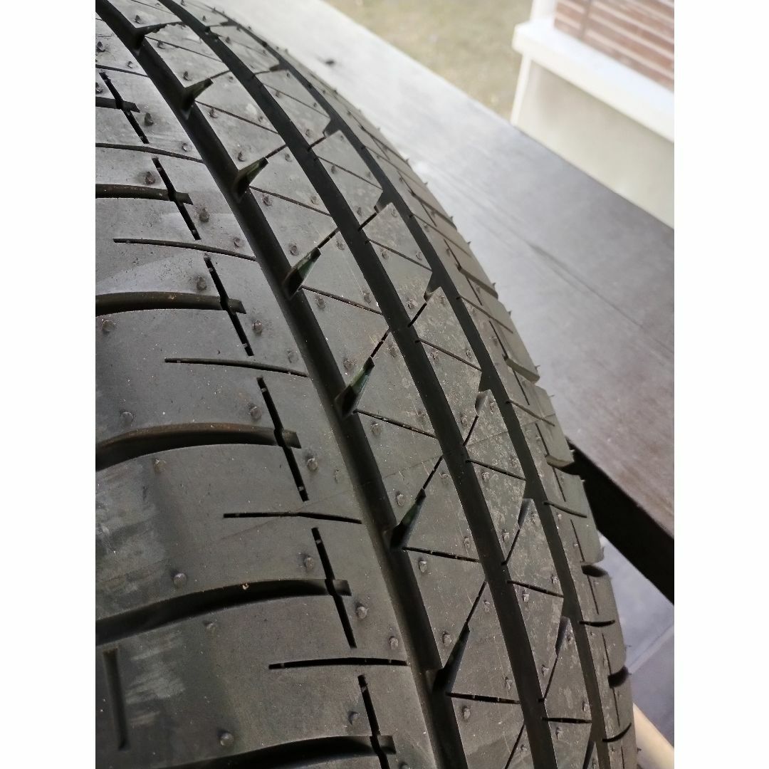 最終値下げしました!　キャラバン　新車外し夏タイヤ４本セット　195/80r15 自動車/バイクの自動車(タイヤ)の商品写真