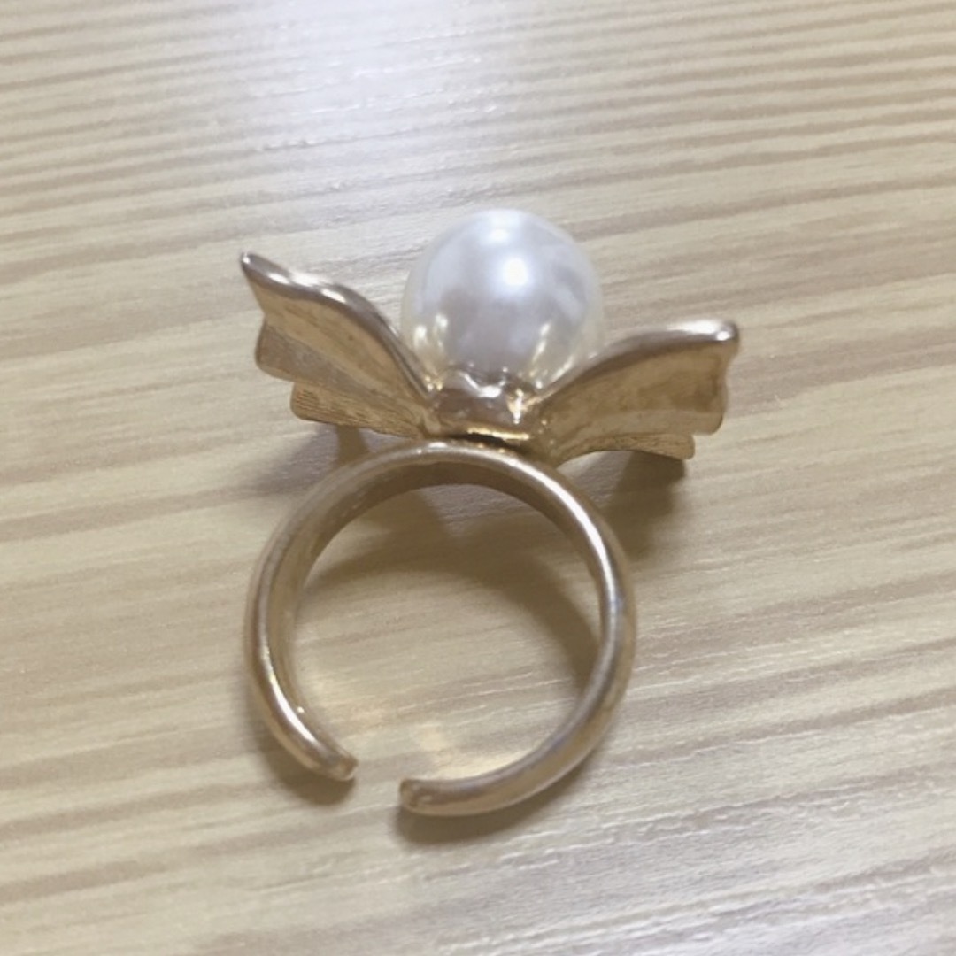 【１点もの】リボン♡パール♡リング♡ゴールド レディースのアクセサリー(リング(指輪))の商品写真