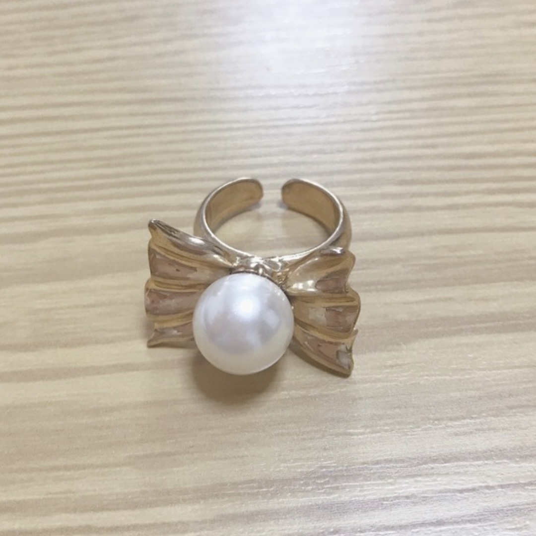 【１点もの】リボン♡パール♡リング♡ゴールド レディースのアクセサリー(リング(指輪))の商品写真