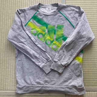 アディダス(adidas)のアディダス　トレーナー　150サイズ　グレー(Tシャツ/カットソー)