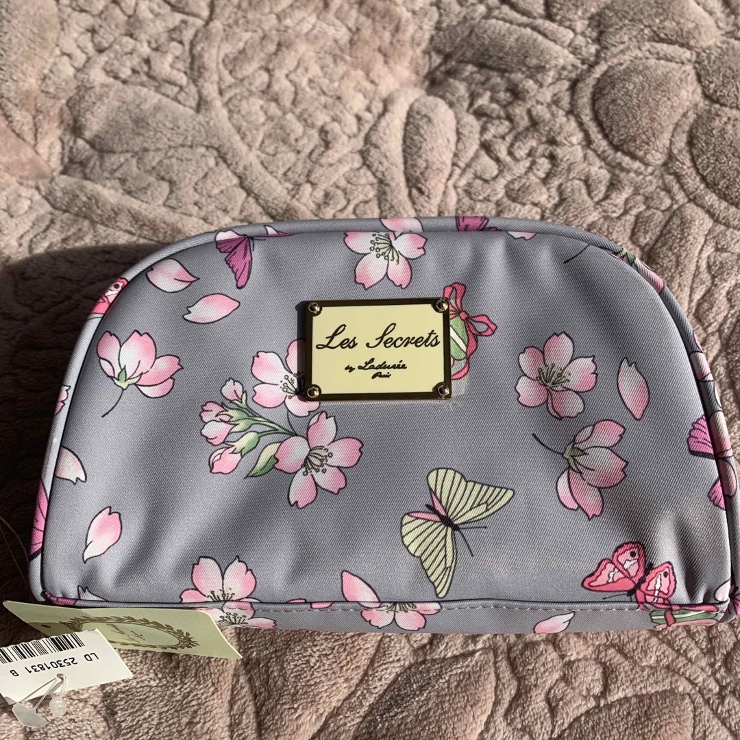 LADUREE   即購入ok laduree新品未使用ラデュレ ポーチ タグ付き 桜 蝶