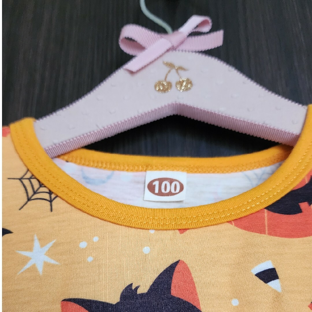 ハロウィン🎃ワンピース100サイズ キッズ/ベビー/マタニティのキッズ服女の子用(90cm~)(ワンピース)の商品写真