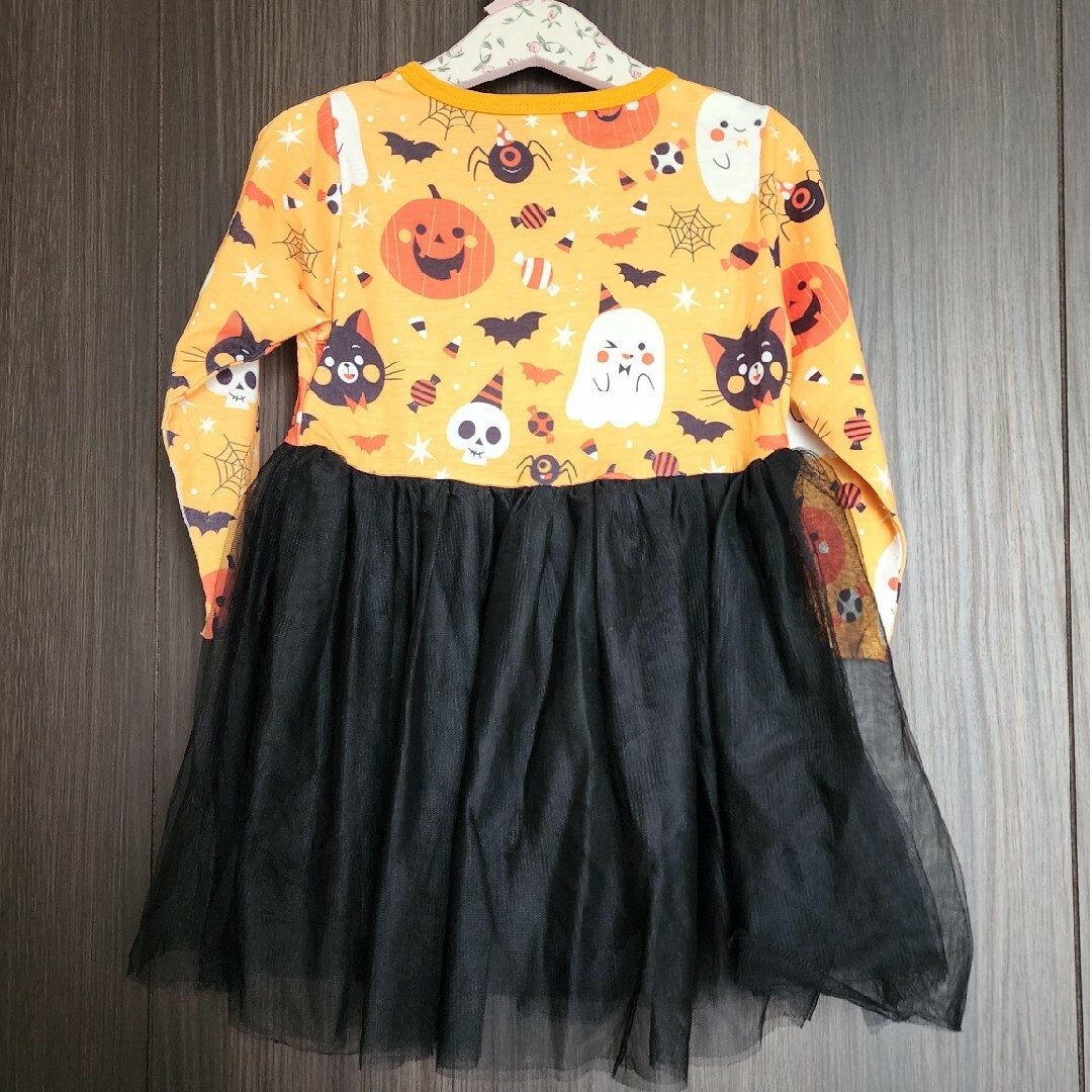 ハロウィン🎃ワンピース100サイズ キッズ/ベビー/マタニティのキッズ服女の子用(90cm~)(ワンピース)の商品写真