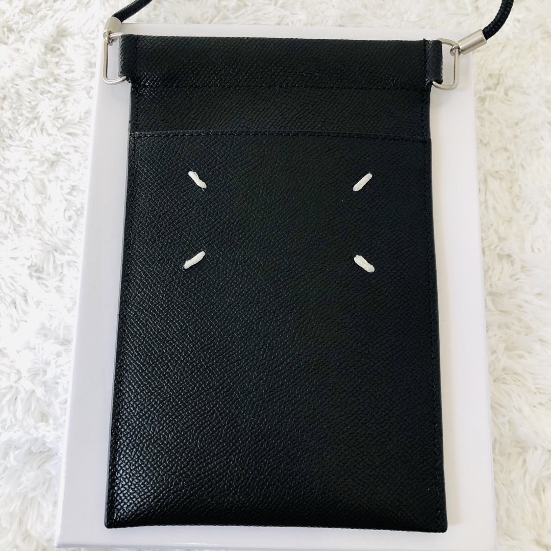 Maison Martin Margiela(マルタンマルジェラ)の新品✨メゾンマルジェラ レザースマホショルダー ポーチ 保存箱&袋付き ブラック レディースのバッグ(ショルダーバッグ)の商品写真