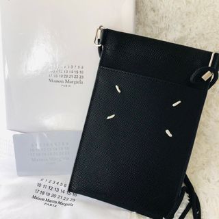 マルタンマルジェラ(Maison Martin Margiela)の新品✨メゾンマルジェラ レザースマホショルダー ポーチ 保存箱&袋付き ブラック(ショルダーバッグ)