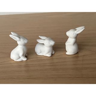 【新品】ウサギの置物(3つ)(置物)