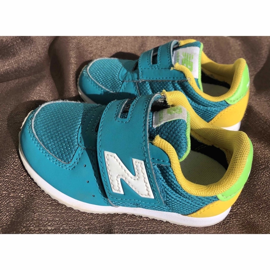 New Balance(ニューバランス)のニューバランス　スニーカー　14cm グリーン　イエロー　キッズ キッズ/ベビー/マタニティのベビー靴/シューズ(~14cm)(スニーカー)の商品写真