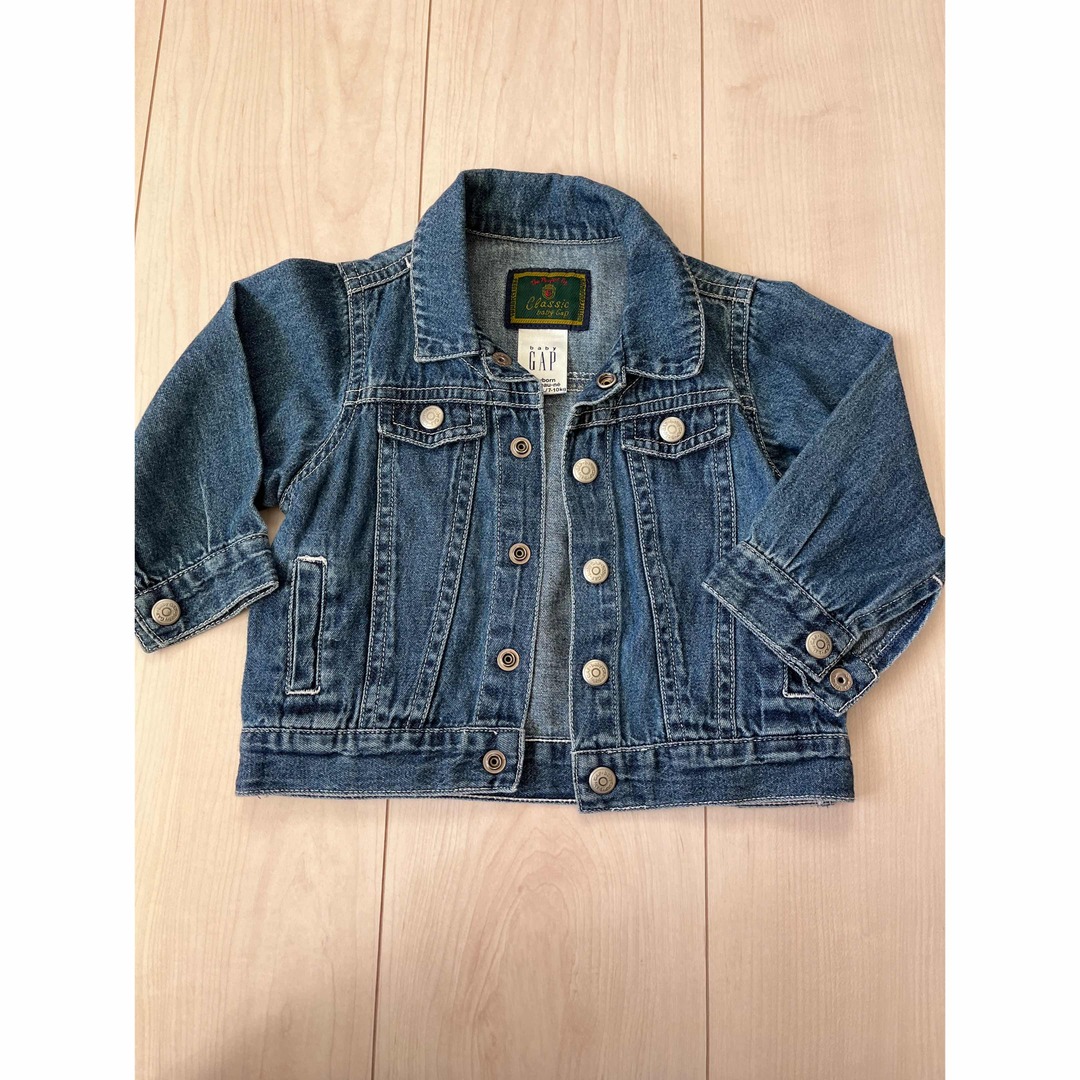 babyGAP(ベビーギャップ)のbabyGAP デニム　ジャケット キッズ/ベビー/マタニティのベビー服(~85cm)(ジャケット/コート)の商品写真