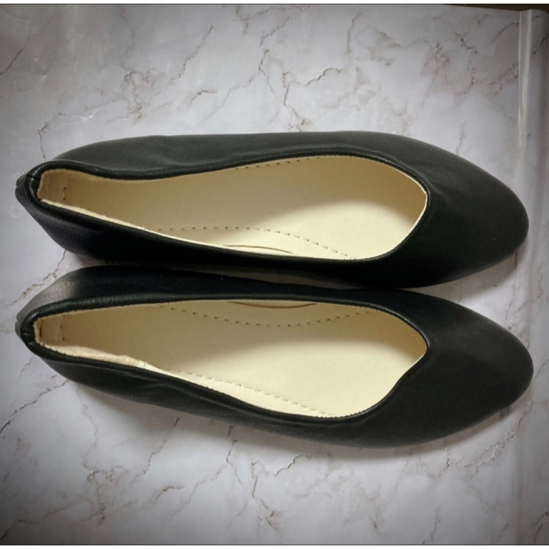 22.5cm 22.0cm パンプス フラットシューズ 軽量　靴　黒 レディースの靴/シューズ(ハイヒール/パンプス)の商品写真