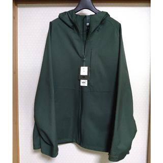 新品未使用タグ付きユニクロUNIQLOマウンテンパーカーXLカーキ