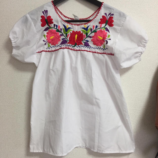 メキシコ🇲🇽お花柄🌻刺繍ブラウス👚 レディースのトップス(シャツ/ブラウス(半袖/袖なし))の商品写真