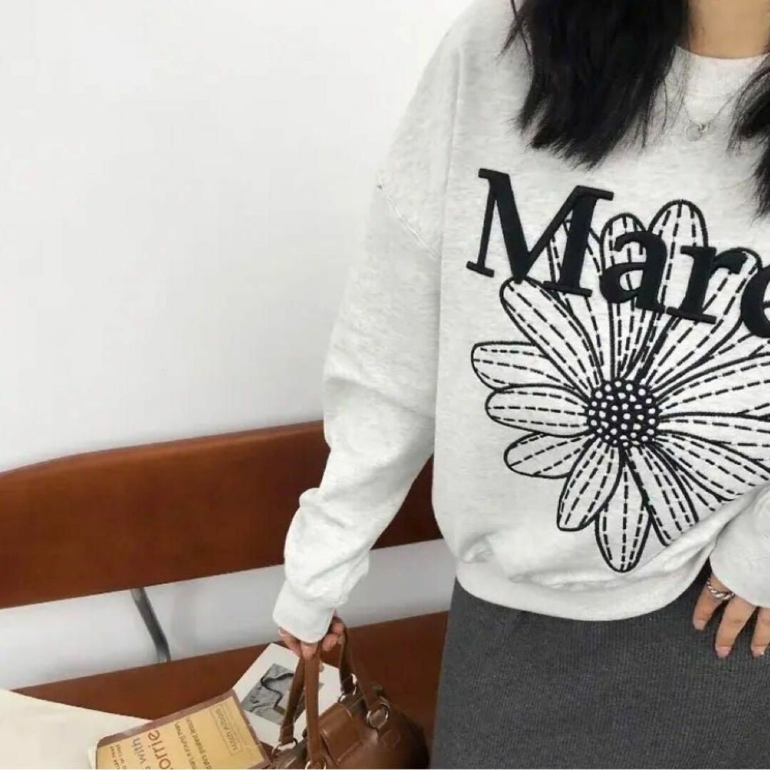 Mardi Mercredi 刺繍スウェットマルディメクルディオートミールネイビ Mardi Mercredi 刺繍スウェットマルディメクルディオートミールネイビ