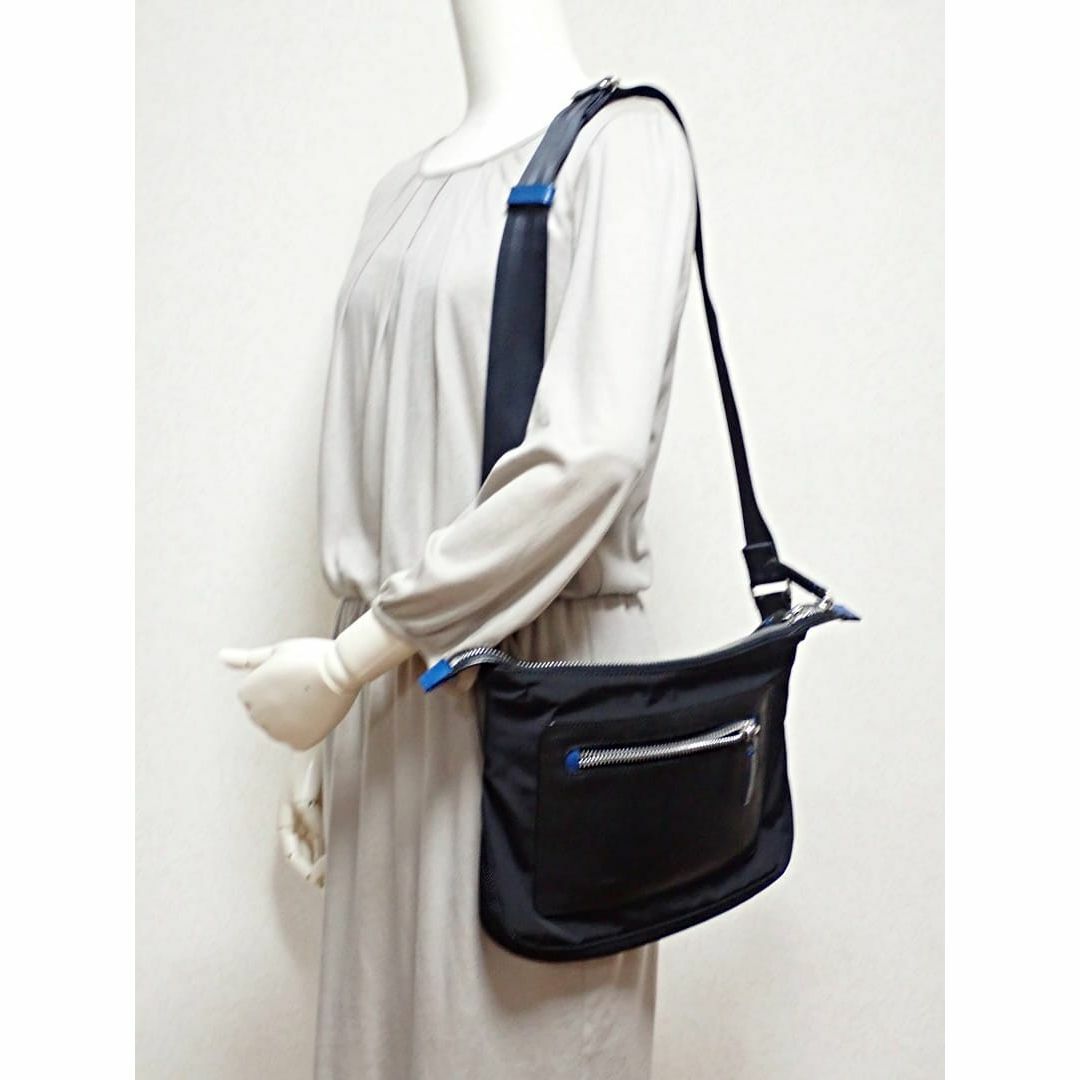 LANVIN en Blue ナイロンショルダー