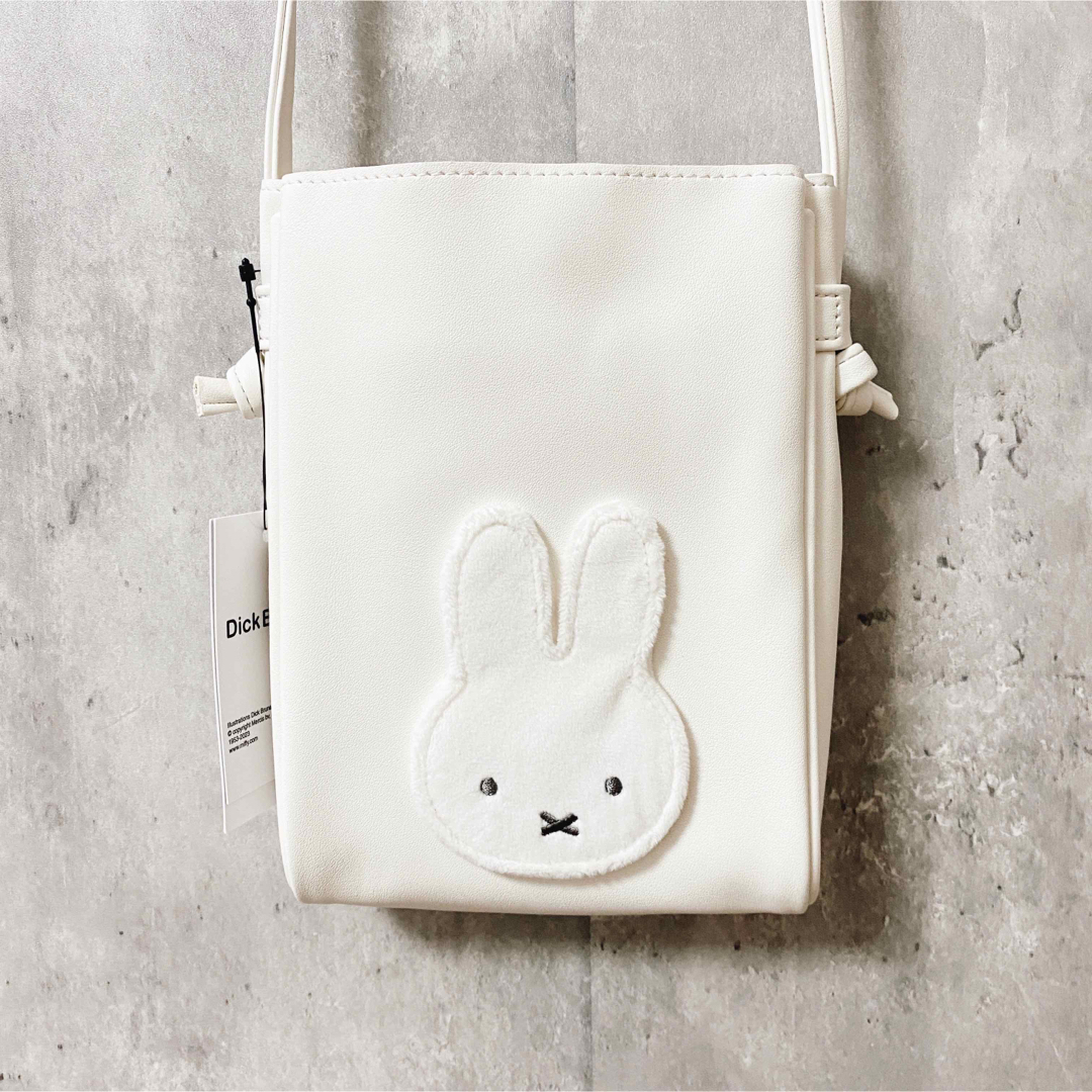 miffy(ミッフィー)のmiffy  白ショルダーバッグ  ミッフィー　ミッフィ　ミッフィーバック レディースのバッグ(ショルダーバッグ)の商品写真