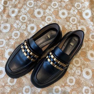 ZARA - バックル付きレザーモカシン 39 ZARAの通販 by ☺︎｜ザラなら ...