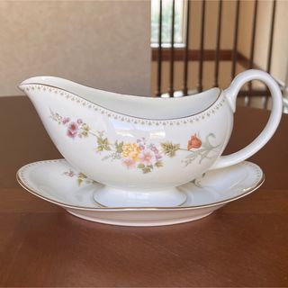 ウェッジウッド(WEDGWOOD)の【レア】ウェッジウッド★ミラベル★ソースボート＆ソーサー（小汚れあり）(食器)