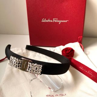 サルヴァトーレフェラガモ(Salvatore Ferragamo)のSalvatore Ferragamo カチューシャ 綺麗 かわいい 箱 保存袋(カチューシャ)