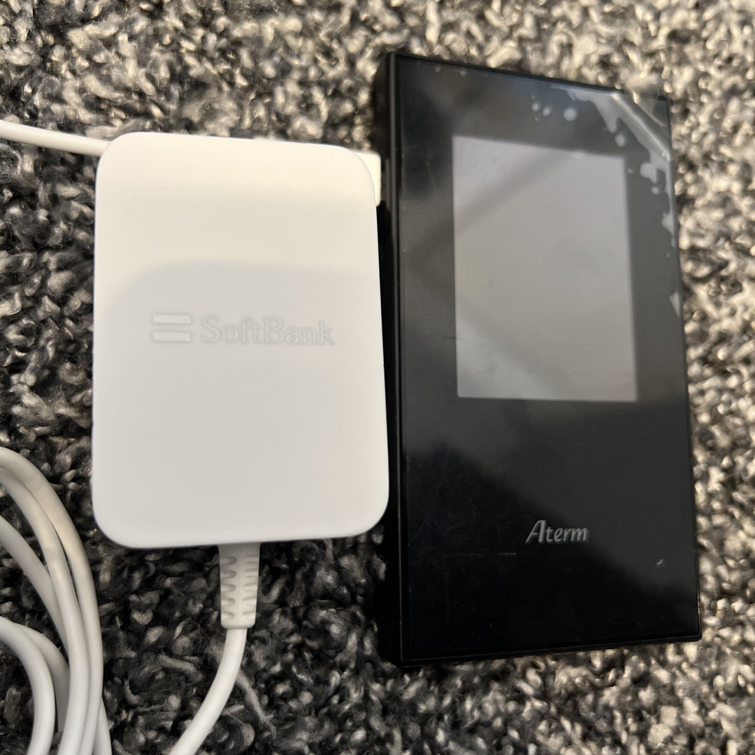 NEC(エヌイーシー)の【ポケットWiFi】Aterm MR04LN AB スマホ/家電/カメラのPC/タブレット(PC周辺機器)の商品写真