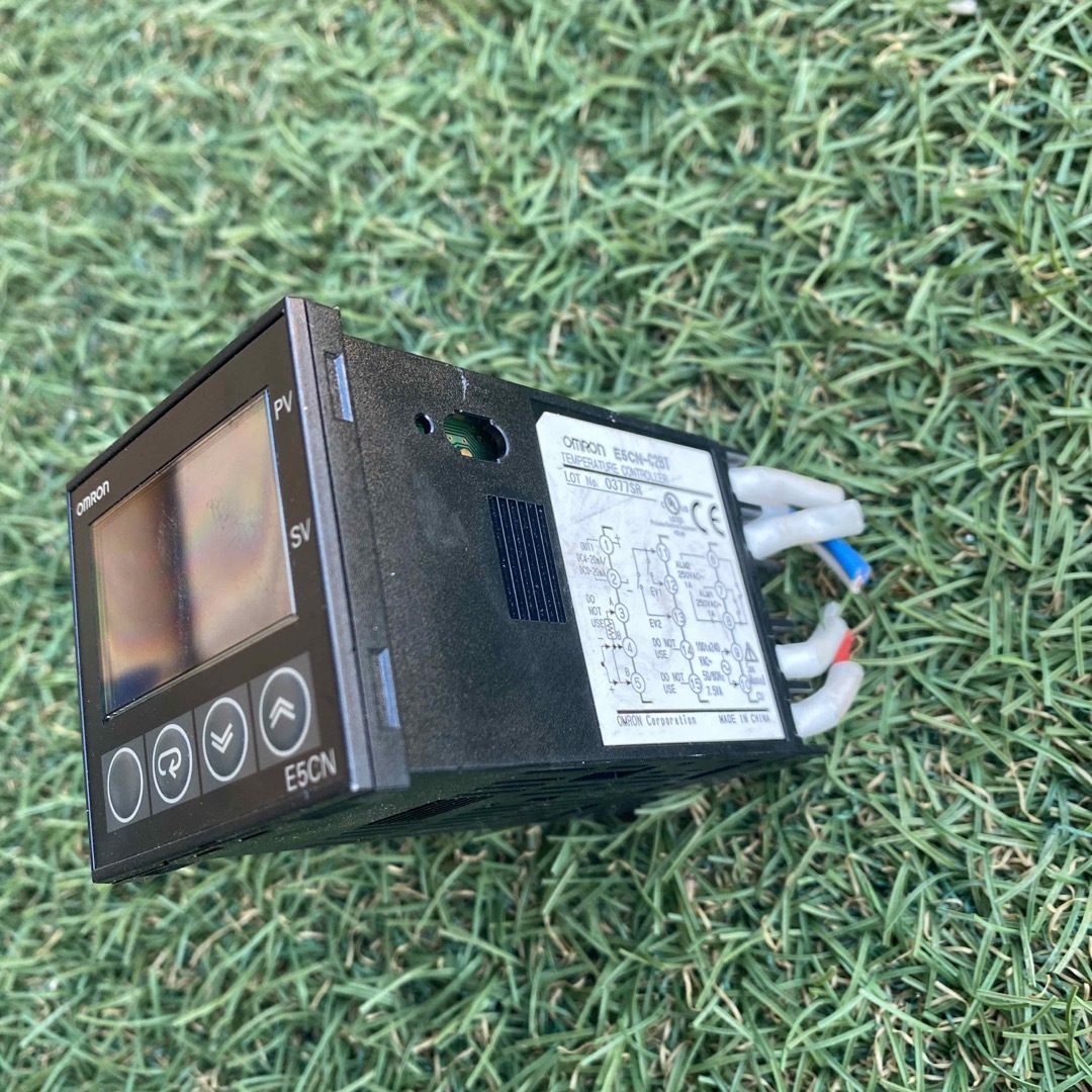 オムロン温度調節器(デジタル調節計 ベーシックタイプ) E5CN-C2BT
