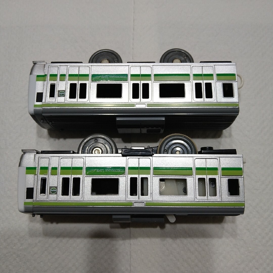 Takara Tomy - 4【中間車なし・旧メカ】プラレール E233系 横浜 Takara Tomy - 4【中間車なし・旧メカ】プラレール E233系 横浜
