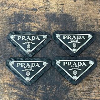 【PRADA】 プラダ　バッジ　ブローチ 【正規品】