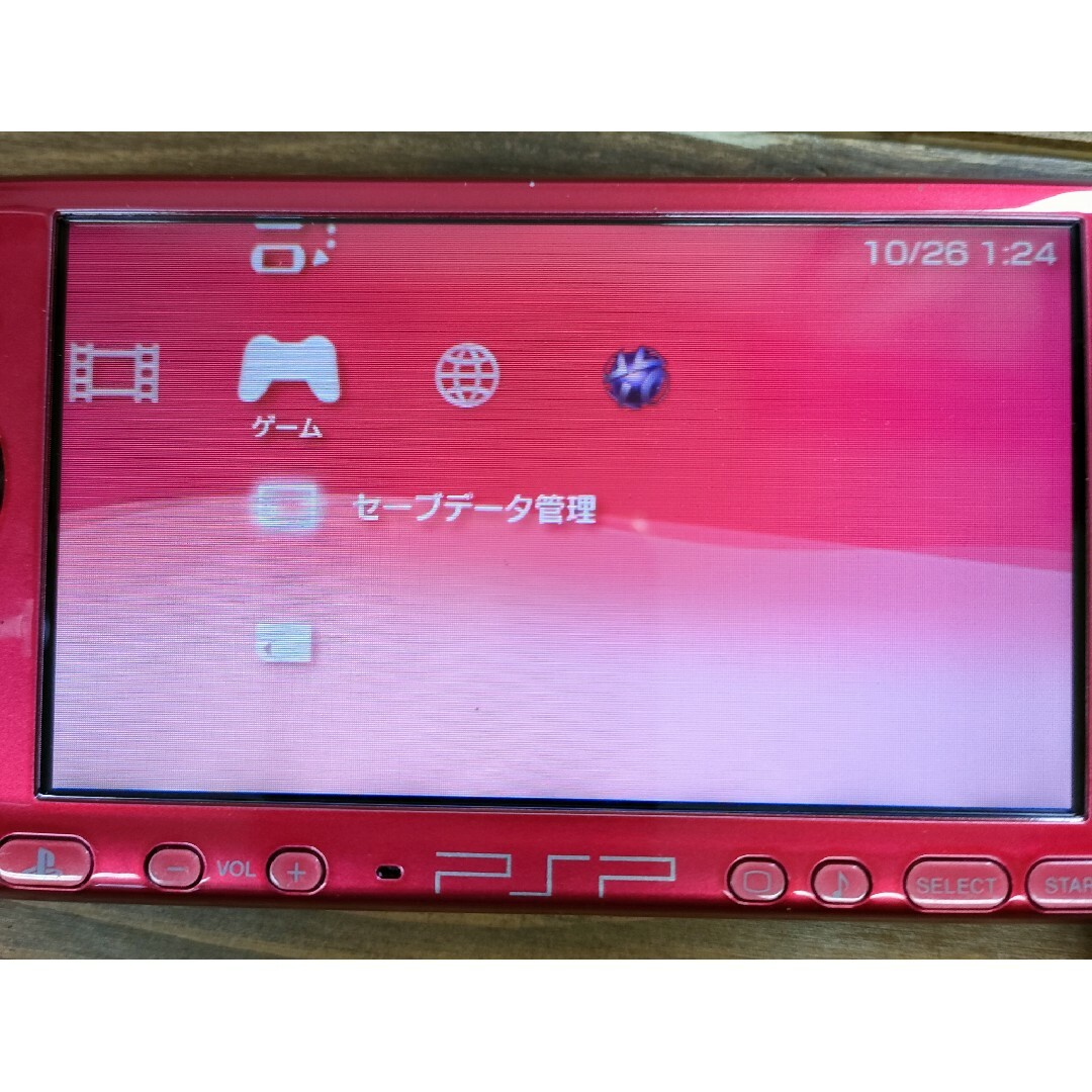 PlayStation Portable(プレイステーションポータブル)のSONY PlayStationPortable PSP-3000レッド　おまけ エンタメ/ホビーのゲームソフト/ゲーム機本体(携帯用ゲーム機本体)の商品写真