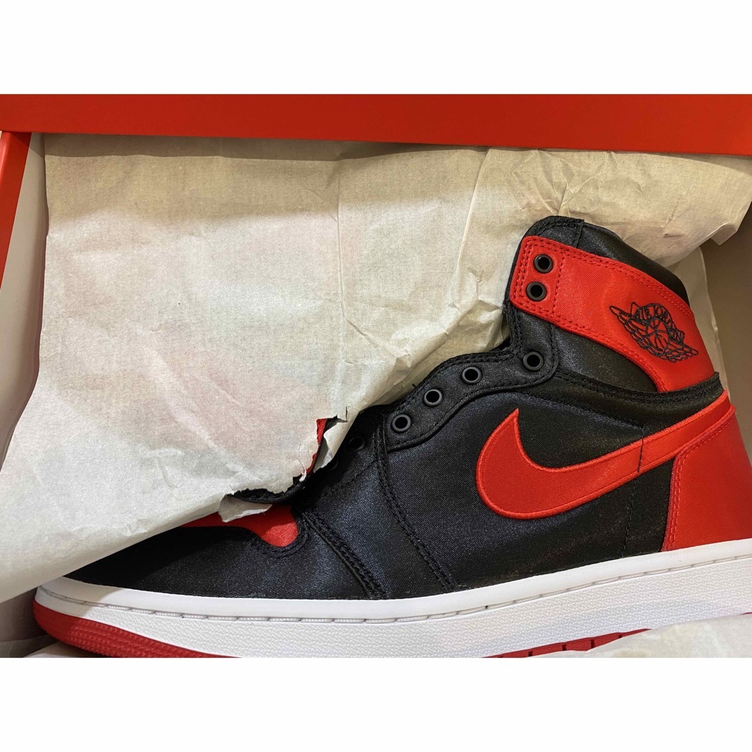 Air Jordan 1 Retro High "Satin Bred"